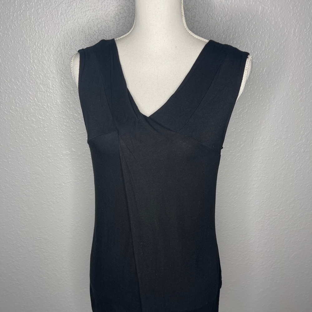 Pleione -Black tank top‎ - Picture 7 of 9